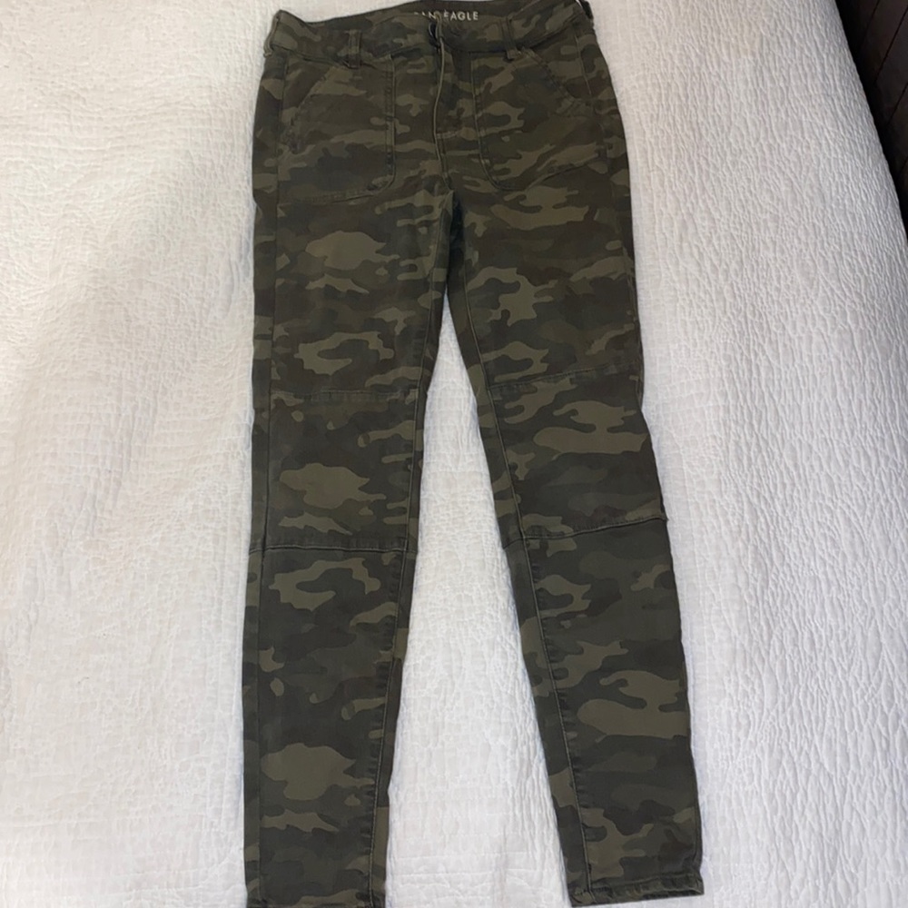 American Eagle Outfitters Camo Cargo Jegging